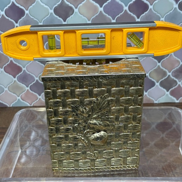 Vintage Brass Tone Woven Metal Tissue Box Cover Strawberry Floral - Picture 12 of 15